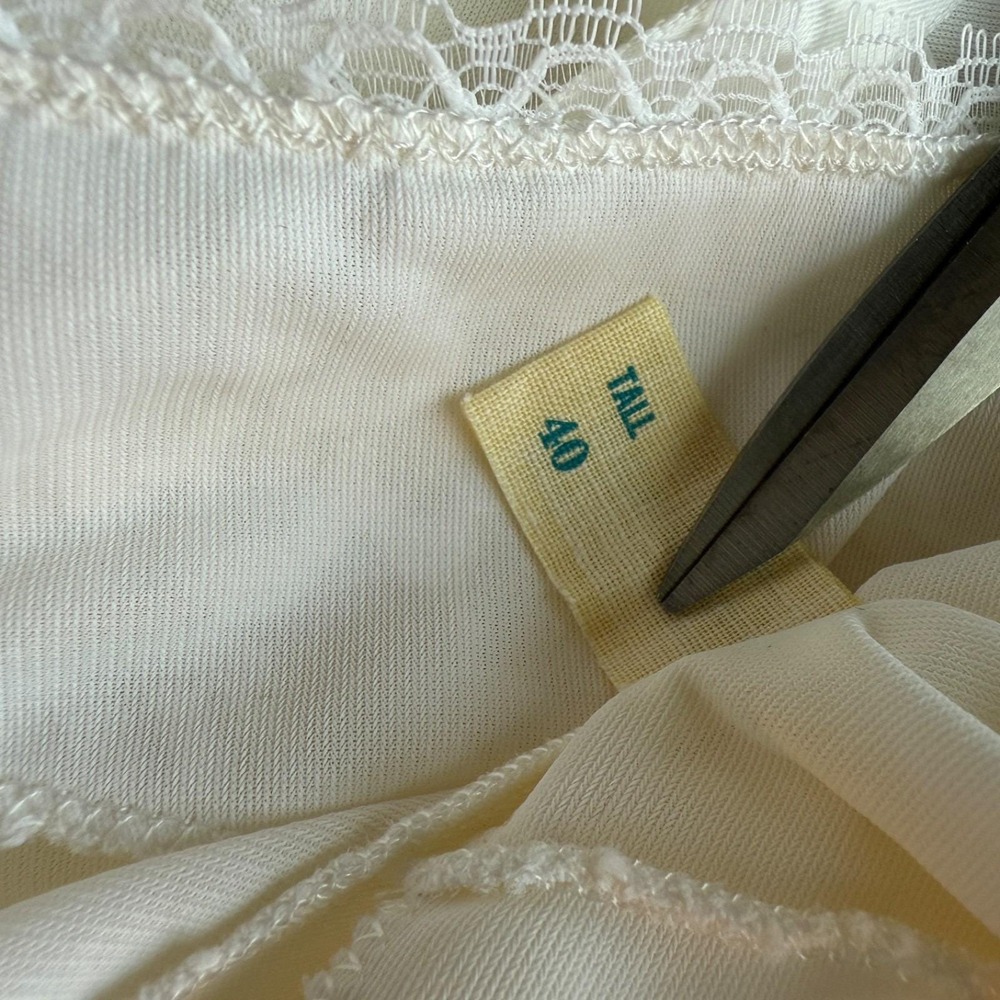 SOLD Please feel free to check out other items in our closet